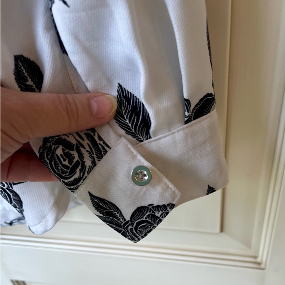 Morgan Lily black/white blouse. EUC. Medium. - Picture 5 of 5